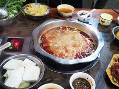 -黄利砖万峰林布依特色酸笋牛肉馆