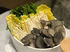 -红鼎豆捞·非遗鲍皇汤火锅(宝丰路店)