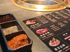 -铭牛烧肉·和牛海鲜自助(高新月牙湖店)