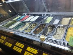 -莓园冰淇淋店