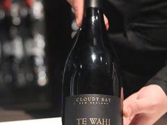 -wineapp葡萄酒餐吧(外滩金融中心店)
