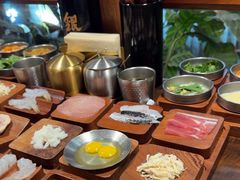-银米·云南传统过桥米线(双廊黑金冠店)