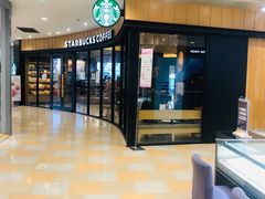 大堂-星巴克臻选(华堂·新辰汇店)