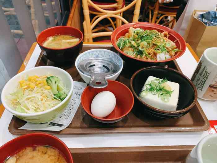 食其家相当于北京的和合谷 大阪大街小巷好多店 感觉应该是跟吉野家