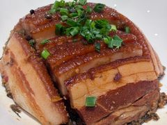 -帅巴人舅母子腊蹄民俗村