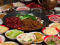 -沸炉重庆老火锅(军事博物馆店)