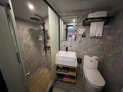 -逸米精选公寓(广州火车站西村地铁站店)
