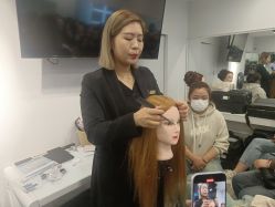 -小乐化妆美甲半永久培训学校