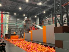 -极限PLAY运动娱乐新世界·团建派对潮玩休闲馆·室内蹦极高空游乐园
