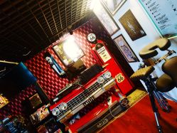 -SNOW TATTOO STUDIO