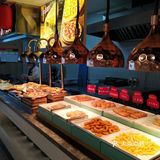 这家欢乐牧场自助餐厅位于金谊广场商场4楼