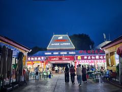 -布尔津河堤夜市