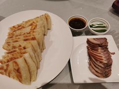 烙饼卷肉-悦融琥珀·京鲁菜·海味珍品(西单店)