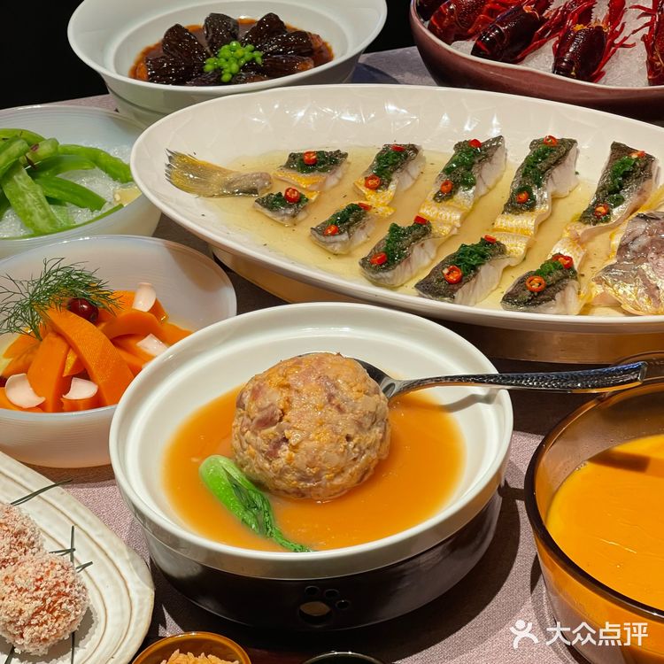 西安 ！！一个饺子🥟居然11块钱 。 。  