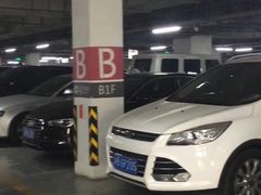 -龙阳广场-地下停车库