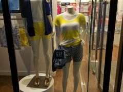 -王府井奥莱临潼小镇(临潼店)