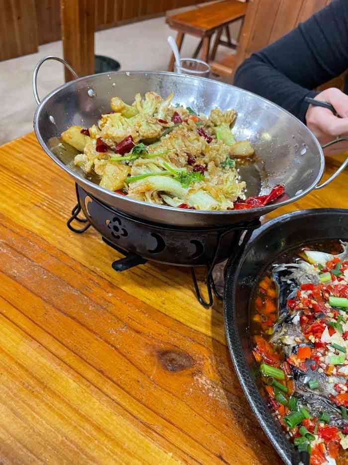 人民公社农家菜(宜兴店)-"去宜兴出差,同事带着来吃的这家,家常菜还.