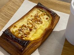 -天井·丑面包搭咖啡