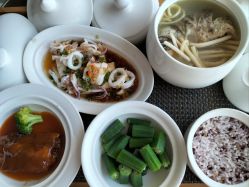 -臻康乃馨月子中心(集美店)