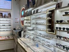 -美式眼镜·授权蔡司.依视路.尼康.豪雅.明月(南翔印象城店)