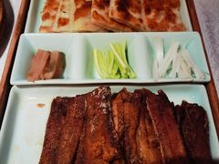 烙饼卷带鱼-106餐厅北京菜.烤鸭(百子湾店)