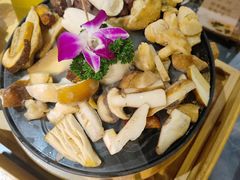 -一朵菌·野生菌探索家火锅(南亚店)