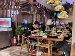 大堂-清真·噃茄树黄柿子火锅