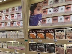 -moody彩瞳(环宇城店)