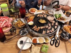 -江南猪肉商会无限续吃(弘大店)