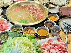 -顶顶汤火牛排火锅·经典铜锅涮肉