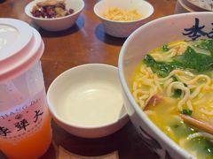 -李犟大爆鳝面·手工蟹黄包(湖滨西湖店)
