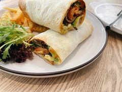 牛油果烤鸡肉卷饼-Maxpoint Kitchen 西餐咖啡(乐峰广场店)
