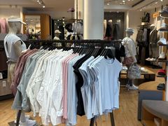 -lululemon(上海浦东IFC店)