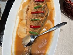 年糕烧黄鱼-鸽子侯·家宴·平价海鲜(绿地店)