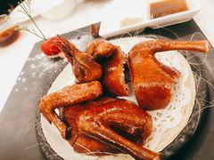 秘制红烧乳鸽-荣粤酒家·融合粤菜