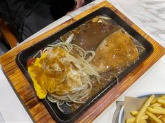 肉眼牛扒拼阿拉斯加鳕鱼-东莞市莞城红色庄园西餐厅(东城西路店)