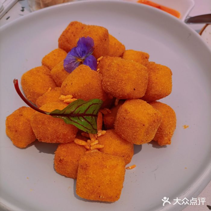 大树餐厅(朝阳大悦城店)椒盐小豆腐图片