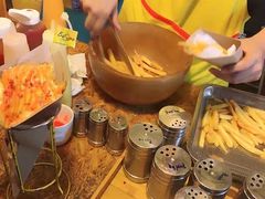 -席娜卡琳火车铁道夜市