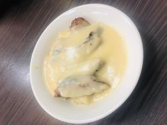 猪颈肉芝士捞公仔面-新记餐厅(香槟大厦店)