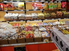 零售区-来伊份LYFEN(龙蟠中路店)