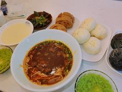 -李与白包子铺(桐梓林店)