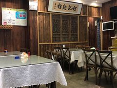 大堂-何记面馆(龙泉山店)