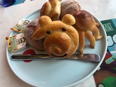 餐前面包-水桶王国主题餐厅·聚会·生日派对·亲子活动·家庭套餐(亚龙湾希尔顿店)