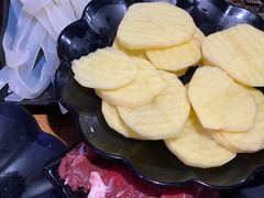 -果松木炭酸菜铜火锅·外婆参鸡汤