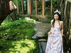 -Chom Cafe and Restaurant