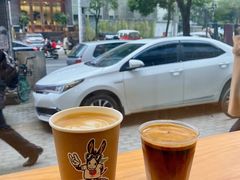 拿铁-red donkey coffee