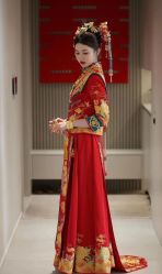 -衣贝姿婚纱礼服馆