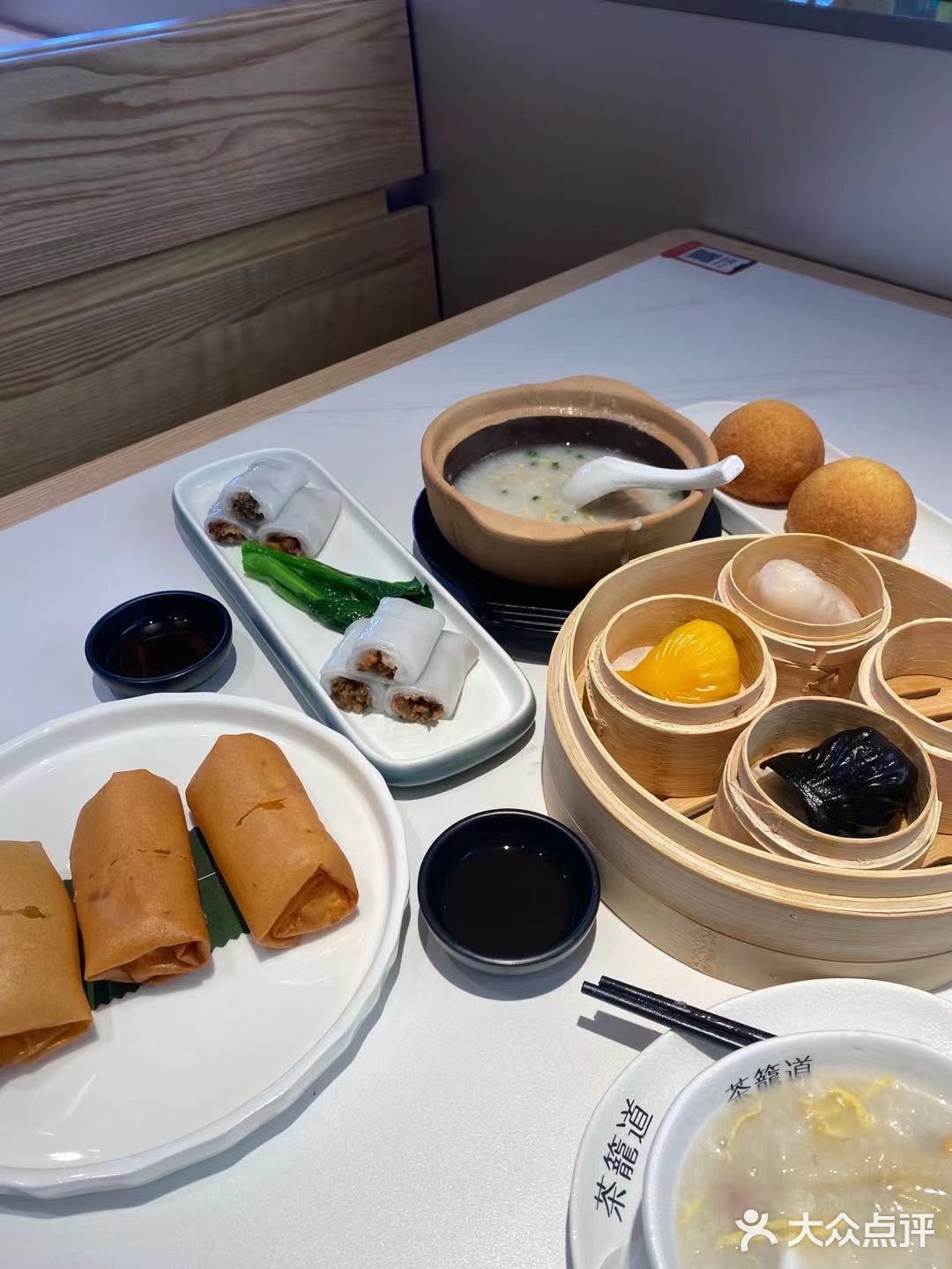 一口咬下去都是料，有一点咸咸的很大一个