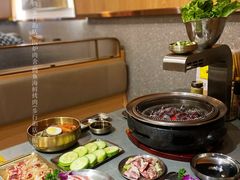 -围炉肉舍•炭烤活鳗•丹东海鲜烤肉(步行街店)