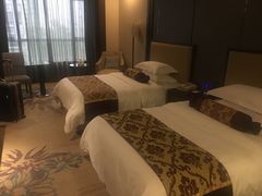 -红方格精致酒店(泸州金融中心万象汇店)